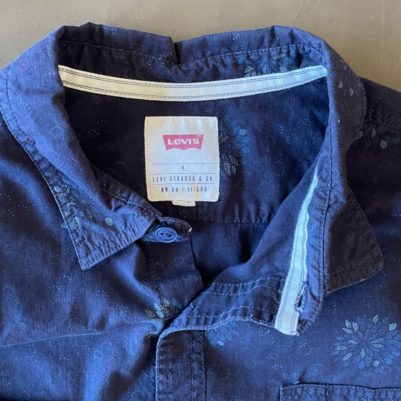 Levi’s flower print button down shirt - Picture 2 of 2